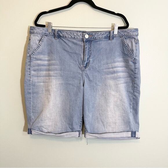 Lane Bryant Womens Stretch Mid Rise Rolled Cuffs Jeans Denim Shorts Blue Size 20 - Picture 1 of 13